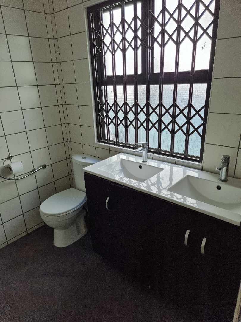 4 Bedroom Property for Sale in Zonnebloem Western Cape